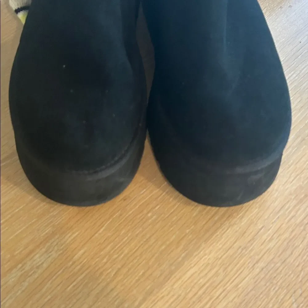 UGG CLASSIC SWEATER LETTER TALL BLACK BOOTS, Size 10,NWOT Display show some wear